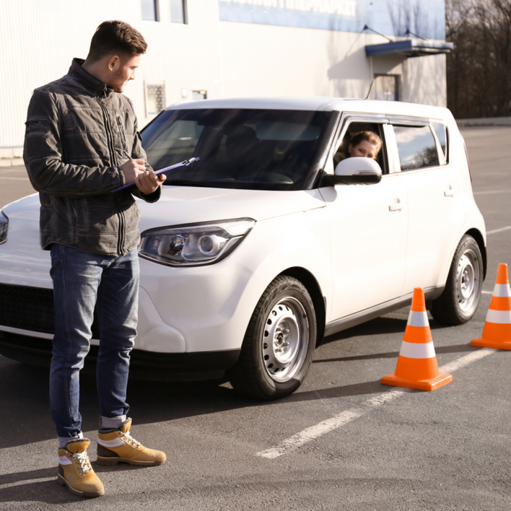 escuela de manejo certificada por tránsito en Monterrey